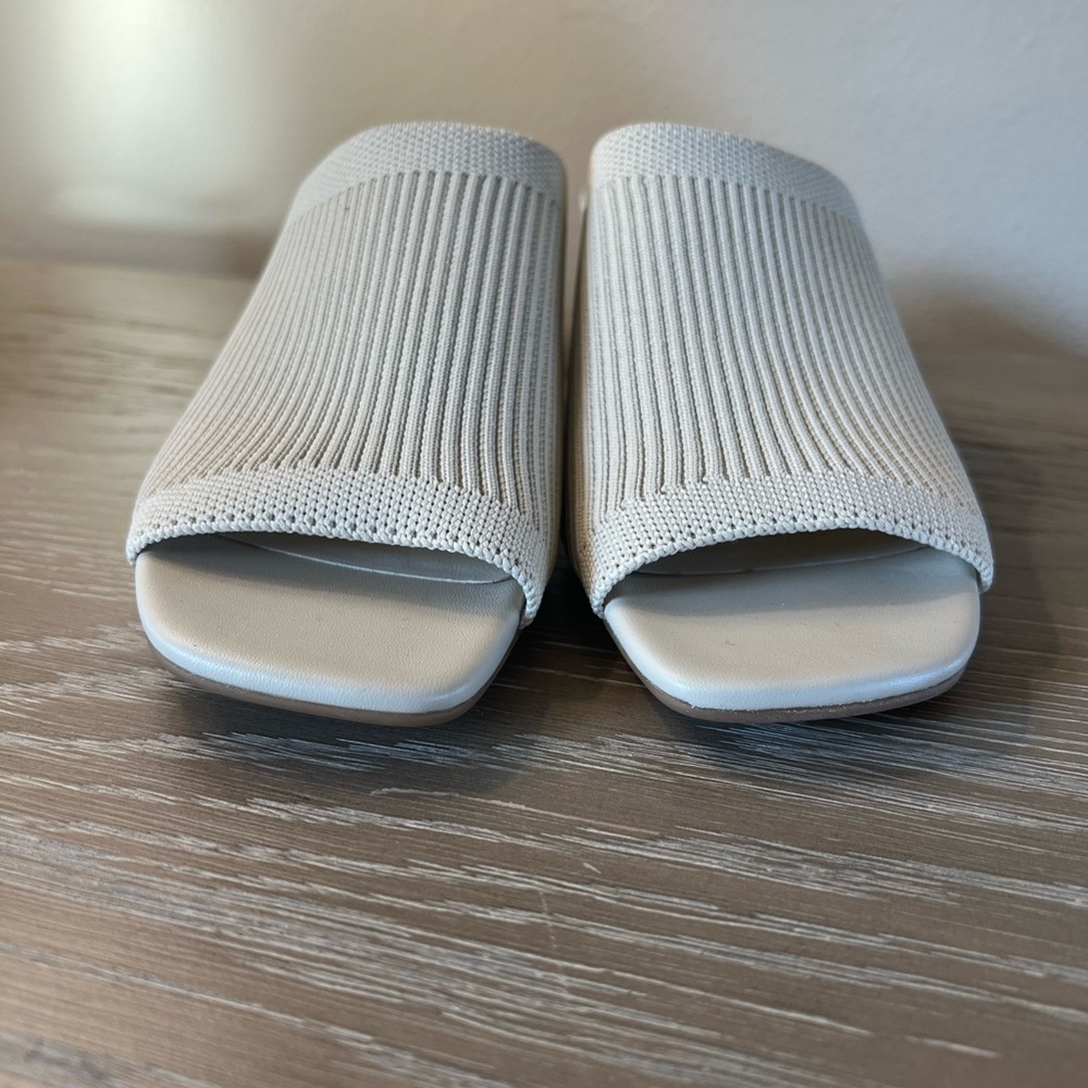 New, Everlane The Glove Mule in Bone ReKnit. - Picture 4 of 8
